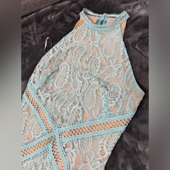 GUESS Beautiful baby blue lace maxi Dress. - Picture 5 of 8